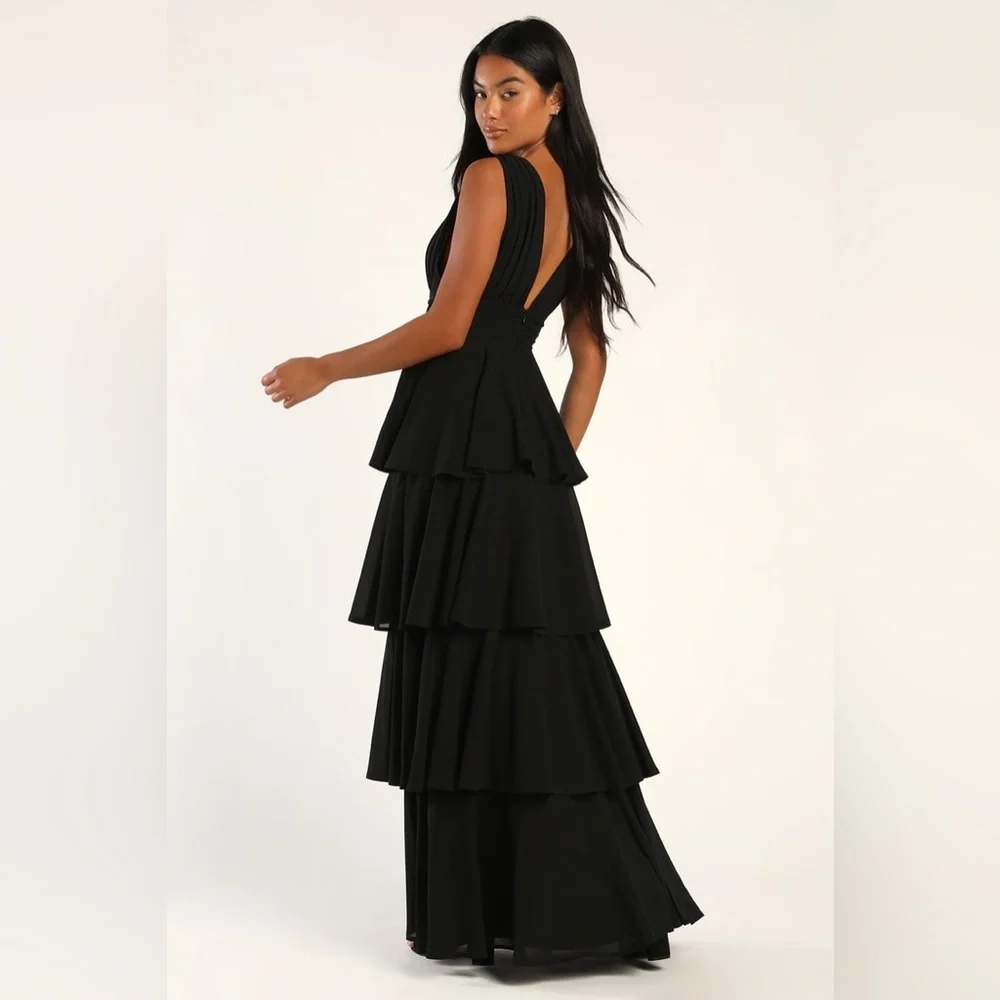 Lulus NWOT Amazing Evening Black
Tiered Maxi Dress Medium - Picture 5 of 7